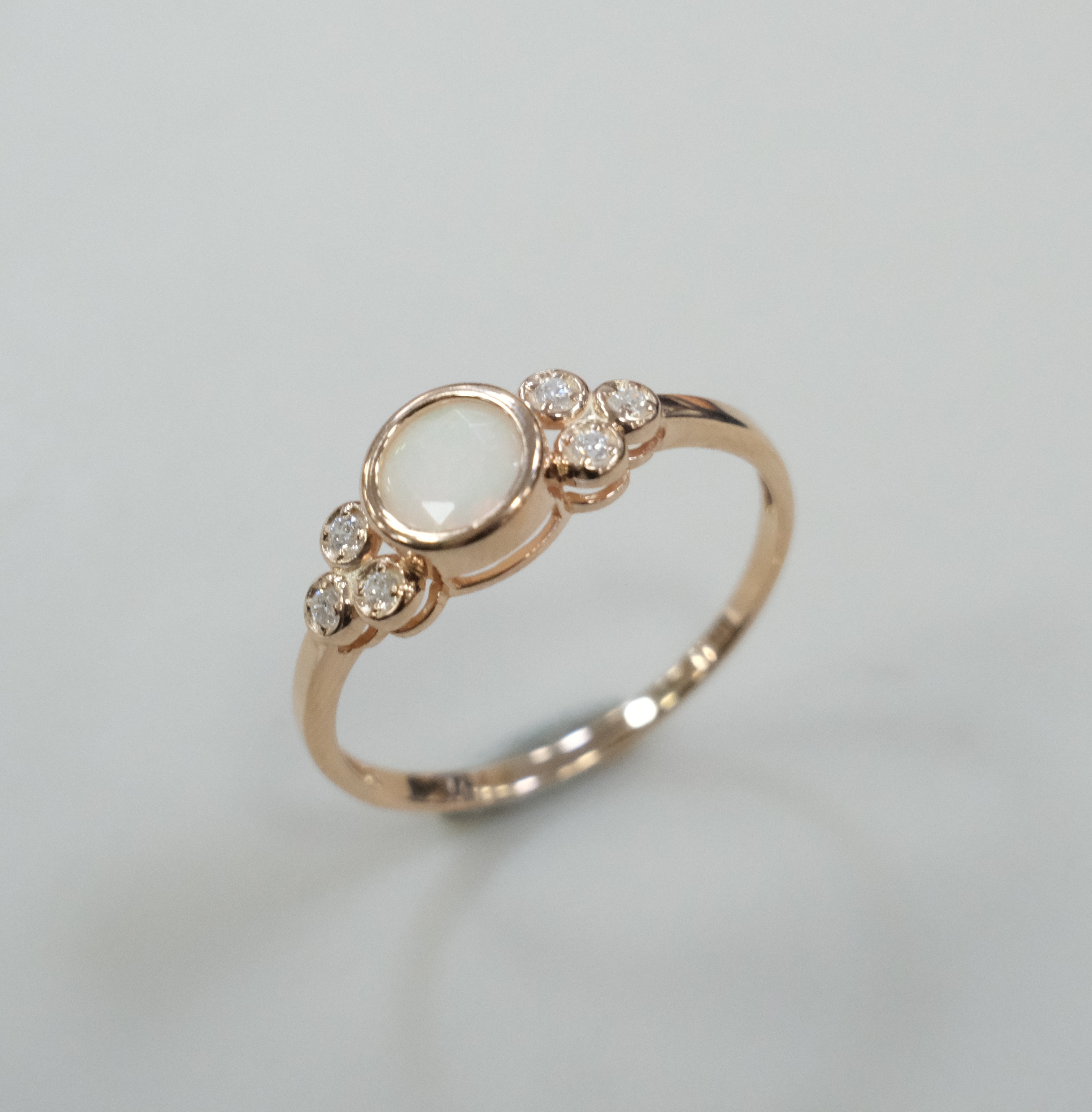 Серебряное кольцо с опалом